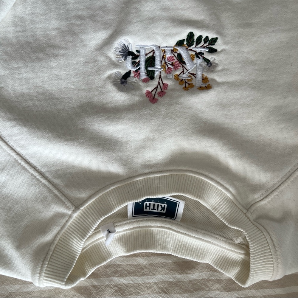KITH CREWNECK - Picture 8 of 8